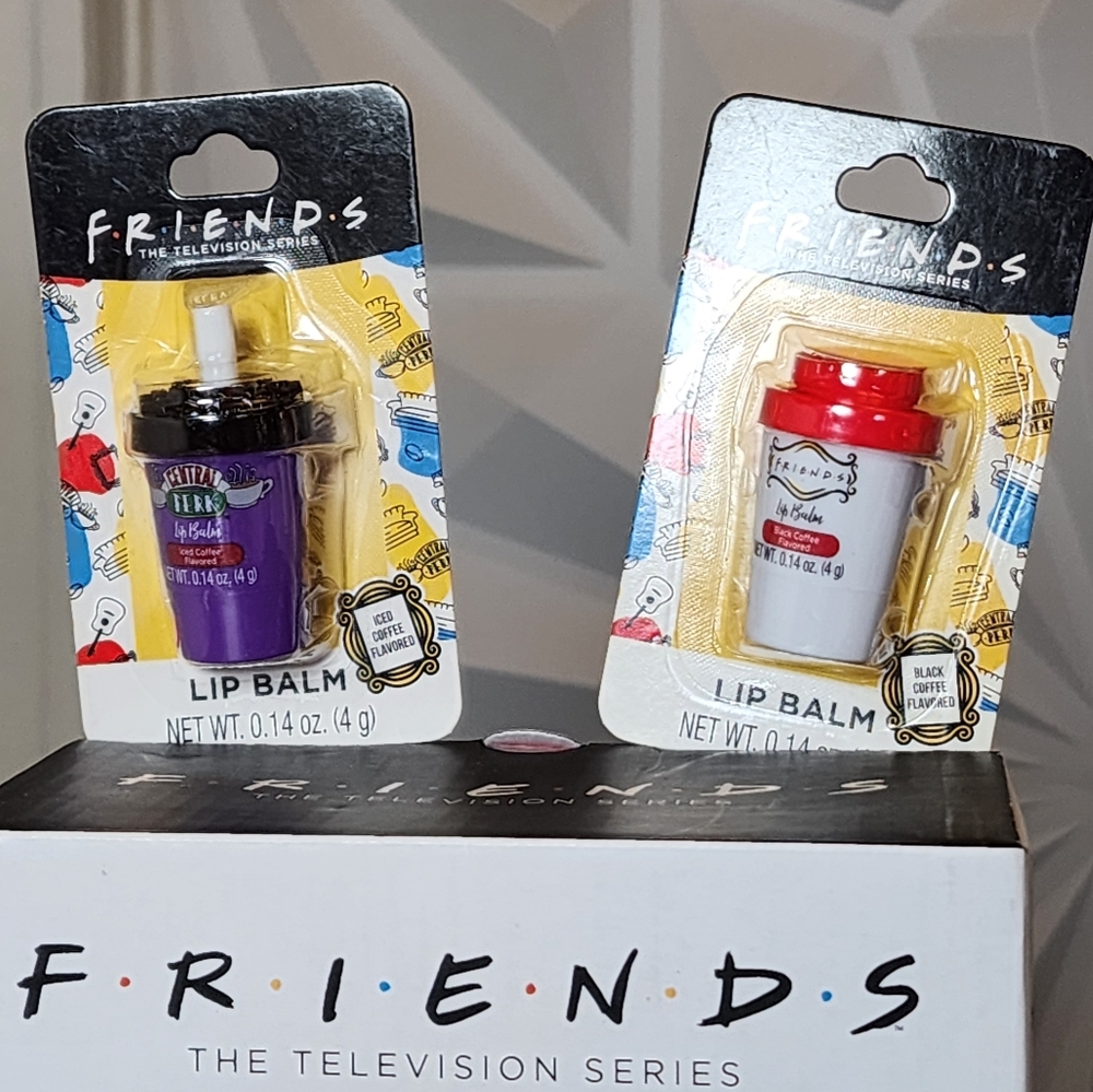 FRIENDS TV Series Mug Wine Glasses Lip Balms and Trivia Card Game - Picture 3 of 7